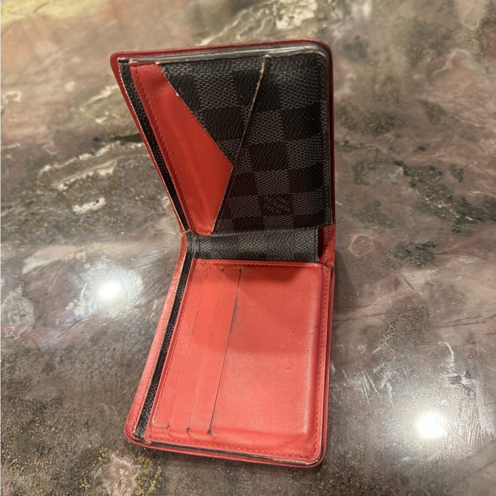 Authentic Louis Vuitton Gray and Red Key & Card Holder - Picture 8 of 8